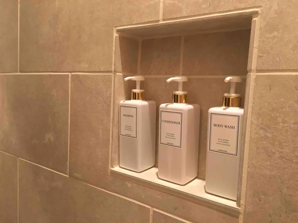 Shower niche with bath products